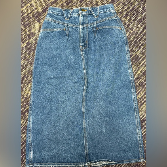 chic Dresses & Skirts - Vintage Beauty! Chic Blue Denim Midi Skirt